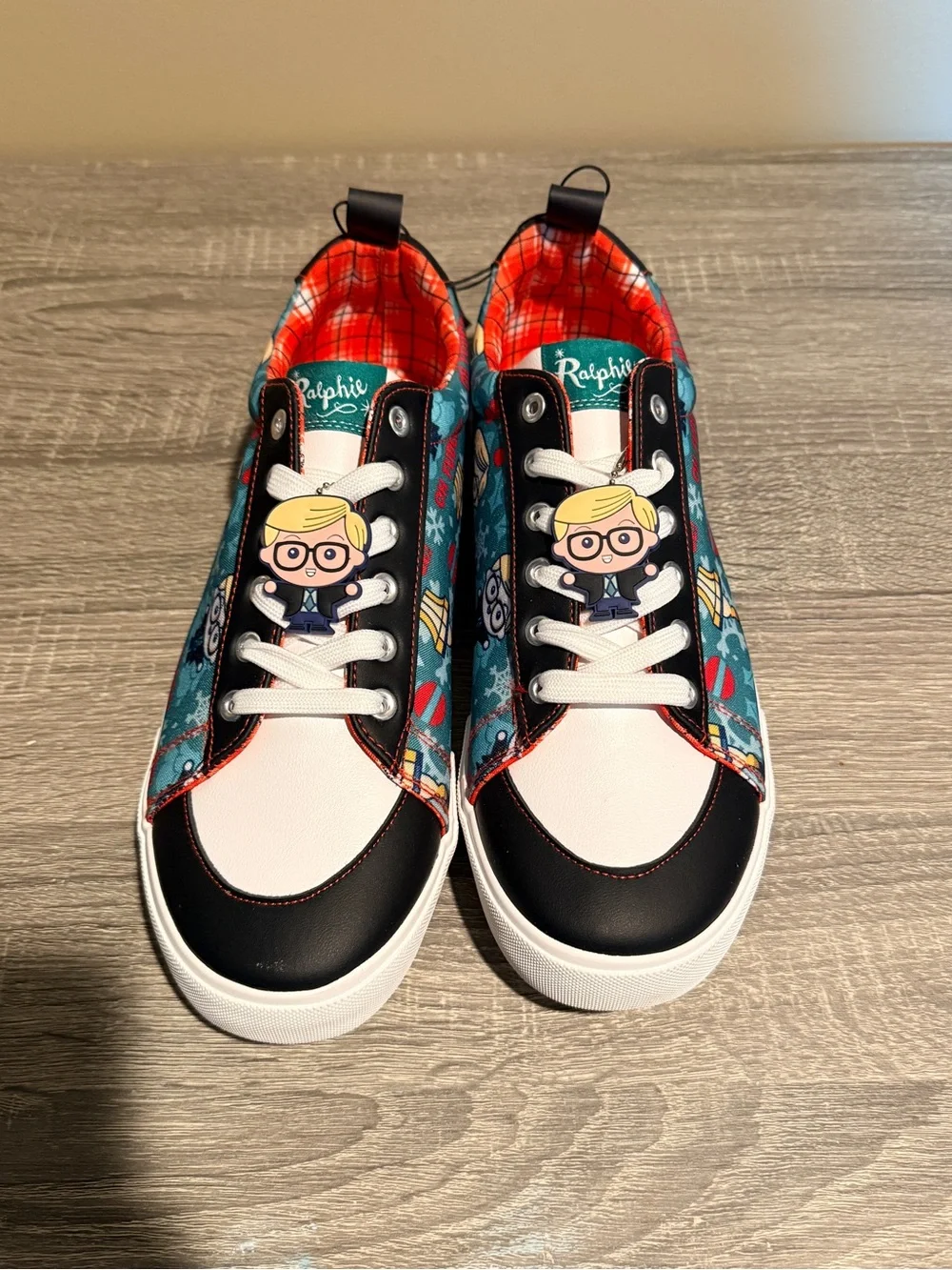 Men’s A Christmas Story Low Top Sneakers size 10.5